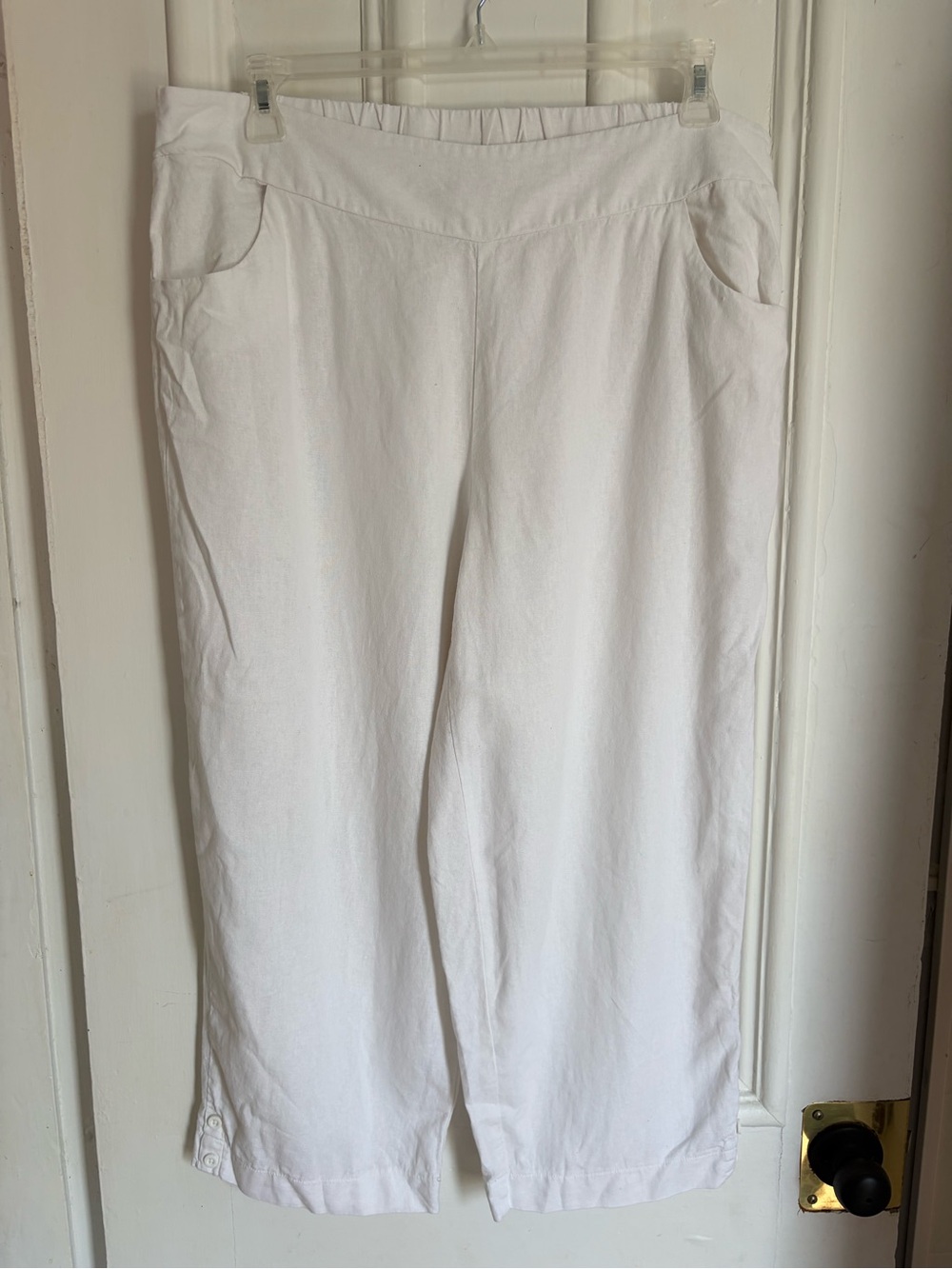Linen & Cotton Mix White Casual Capris